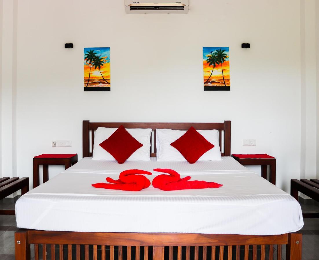 Villa Red Pool Hikkaduwa Exterior foto